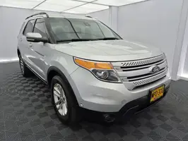2013  Ford Explorer - Image 28