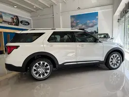 2025  Ford Explorer - Image 30