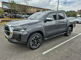 2023  Toyota Hilux - Image 11