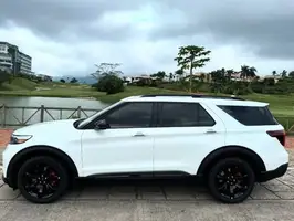 2023  Ford Explorer - Image 9