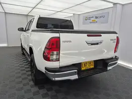 2016  Toyota Hilux - Image 14