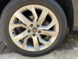 2022  Volkswagen Taos - Image 18