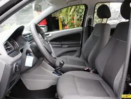 2019  Volkswagen Voyage - Image 19