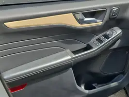 2022  Ford Escape - Image 18