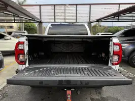 2024  Toyota Hilux - Image 13