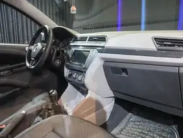 2019  Volkswagen Voyage - Image 16