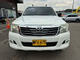 2014  Toyota Hilux - Image 7