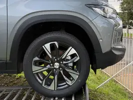 2025  Chevrolet Tracker - Image 29