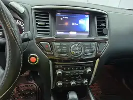 2015  Nissan Pathfinder - Image 45
