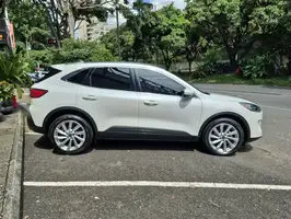 2022  Ford Escape - Image 35