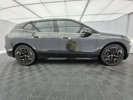2025  Bmw Ix - Image 17