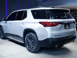 2022  Chevrolet Traverse - Image 13