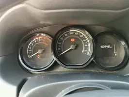 2020  Renault Duster - Image 10