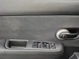 2013  Nissan Tiida - Image 18