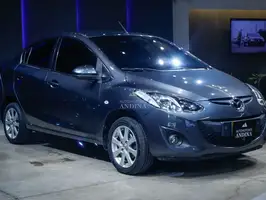 2011  Mazda 2 - Image 12