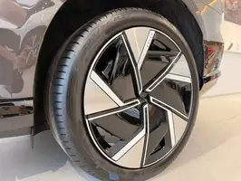 2025  Volvo Unknown - Image 30