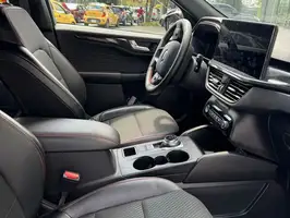 2025  Ford Escape - Image 29