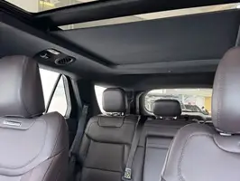 2025  Ford Explorer - Image 33