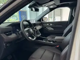 2025  Ford Explorer - Image 28