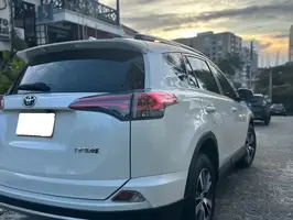 2018  Toyota Rav4 - Image 11