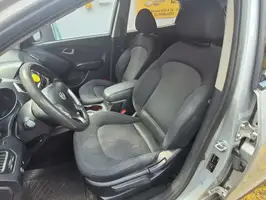 2011  Hyundai Tucson - Image 19