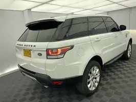 2014  Land Rover Unknown - Image 17