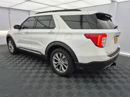 2023  Ford Explorer - Image 25