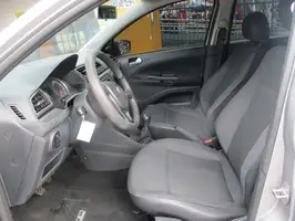 2019  Volkswagen Voyage - Image 16