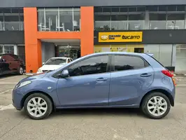 2010  Mazda 2 - Image 11
