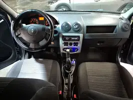 2011  Renault Logan - Image 24