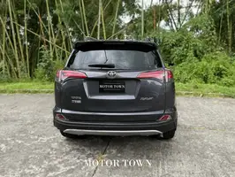 2018  Toyota Rav4 - Image 18