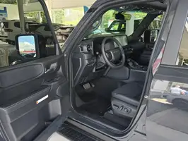 2025  Toyota Prado - Image 15