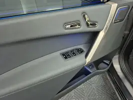 2025  Bmw Ix - Image 19