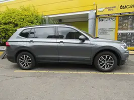 2018  Volkswagen Tiguan - Image 11