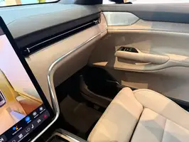 2025  Volvo Unknown - Image 21