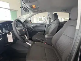 2025  Chevrolet Tracker - Image 18