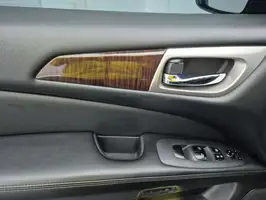 2015  Nissan Pathfinder - Image 35