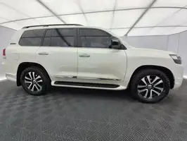 2019  Toyota Land - Image 20