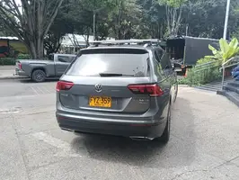 2019  Volkswagen Tiguan - Image 17