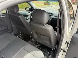 2017  Volkswagen Voyage - Image 13