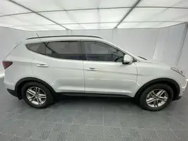 2016  Hyundai Santa - Image 16