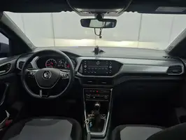 2020  Volkswagen T - Image 44