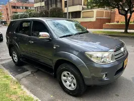 2010  Toyota Fortuner - Image 7