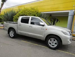 2013  Toyota Hilux - Image 11