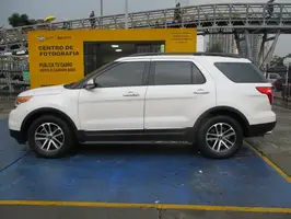2014  Ford Explorer - Image 31