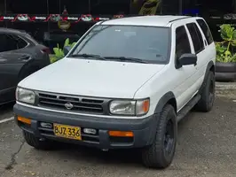 2000  Nissan Pathfinder - Image 15