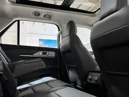 2025  Ford Explorer - Image 25