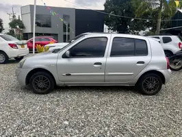 2010  Renault Clio - Image 14