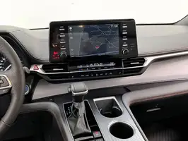 2025  Toyota Siena - Image 13