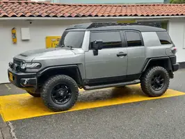 2012  Toyota Fj - Image 9